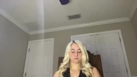 Irispink1 online show from December 16, 1:54 am