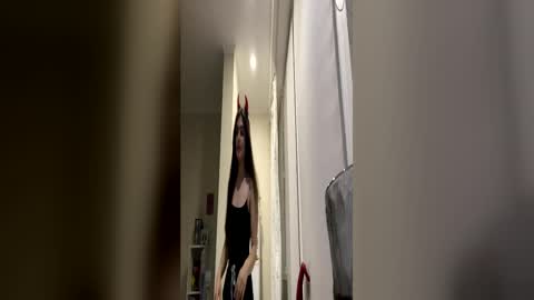 irisss31 online show from June 8, 6:41 pm