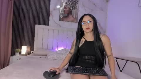 irisxrose online show from June 18, 12:20 pm