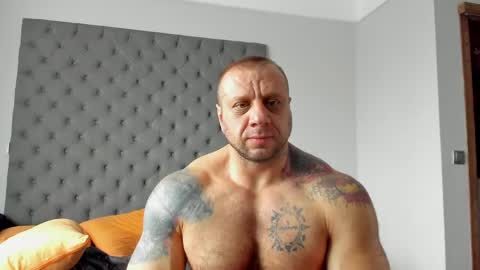 Snapshot of ironhulk22 chatting on March 18, 7:44 am ironhulk22 online show from March 18, 7:44 am