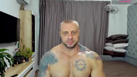 Snapshot of ironhulk22 chatting on August 1, 11:20 am ironhulk22 online show from August 1, 11:20 am