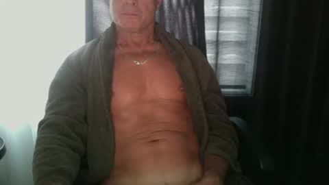 ironout007 online show from November 15, 12:34 pm