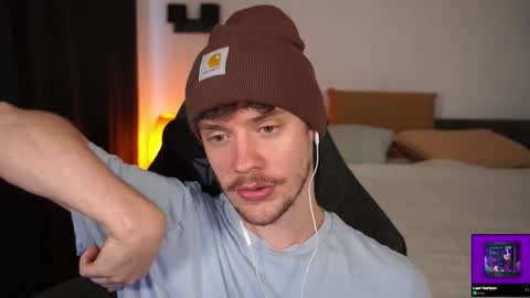 Sam online show from September 22, 1:24 pm