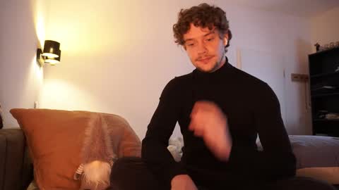 Sam online show from December 3, 8:18 pm