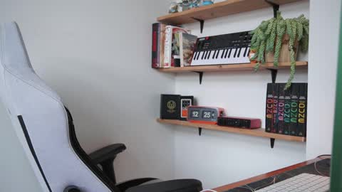 Sam online show from April 15, 4:25 pm