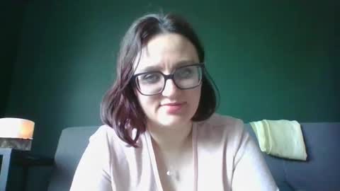 Snapshot of irresistibleparis chatting on April 10, 5:45 am Paris online show from April 10, 5:45 am