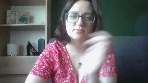Snapshot of irresistibleparis chatting on April 27, 5:27 am Paris online show from April 27, 5:27 am