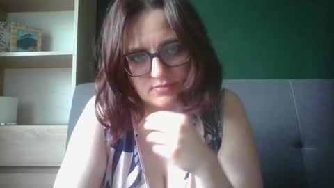 Snapshot of irresistibleparis chatting on May 4, 5:36 am Paris online show from May 4, 5:36 am