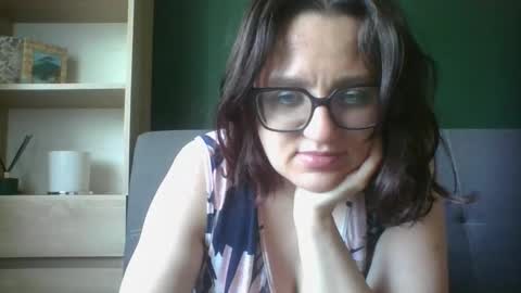 Snapshot of irresistibleparis chatting on May 22, 5:58 am Paris online show from May 22, 5:58 am