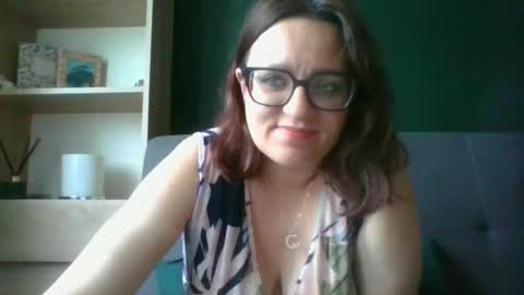 Snapshot of irresistibleparis chatting on June 10, 5:28 am Paris online show from June 10, 5:28 am