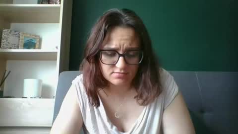 Snapshot of irresistibleparis chatting on June 18, 9:14 am Paris online show from June 18, 9:14 am