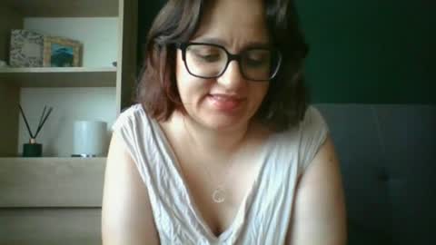 Snapshot of irresistibleparis chatting on July 3, 5:25 am Paris online show from July 3, 5:25 am