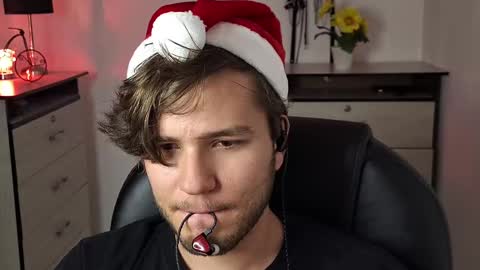 Snapshot of is_jesus chatting on December 10, 12:50 am Jess online show from December 10, 12:50 am