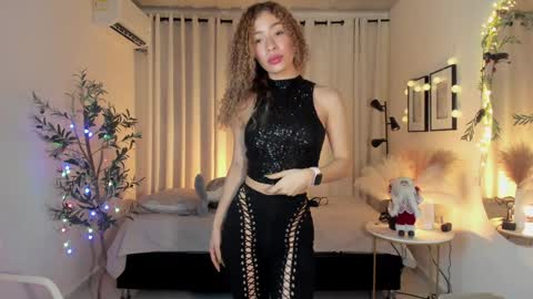 Snapshot of isa_____ chatting on December 28, 11:16 pm isa_____ online show from December 28, 11:16 pm