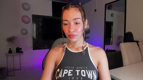 Snapshot of isa_____ chatting on March 9, 9:57 pm isa_____ online show from March 9, 9:57 pm