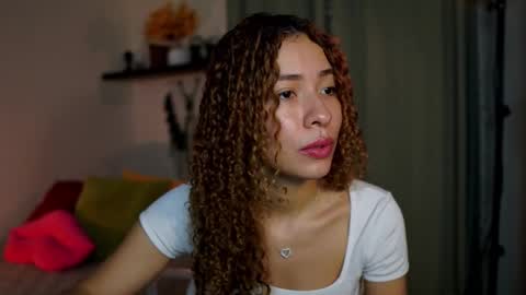 Snapshot of isa_____ chatting on October 21, 2:12 am isa_____ online show from October 21, 2:12 am