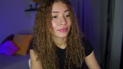 Snapshot of isa_____ chatting on October 28, 12:58 am isa_____ online show from October 28, 12:58 am