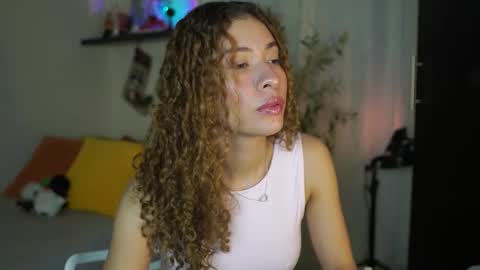 Snapshot of isa_____ chatting on November 22, 2:54 am isa_____ online show from November 22, 2:54 am