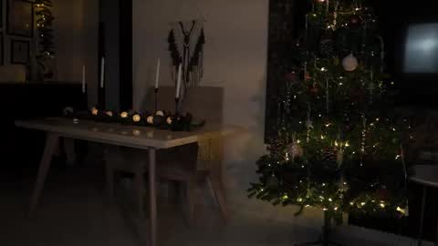 Snapshot of isa_____ chatting on December 5, 2:09 am isa_____ online show from December 5, 2:09 am