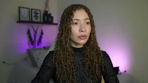 Snapshot of isa_____ chatting on January 18, 11:19 pm isa_____ online show from January 18, 11:19 pm