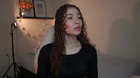 Snapshot of isa_____ chatting on February 11, 2:49 am isa_____ online show from February 11, 2:49 am