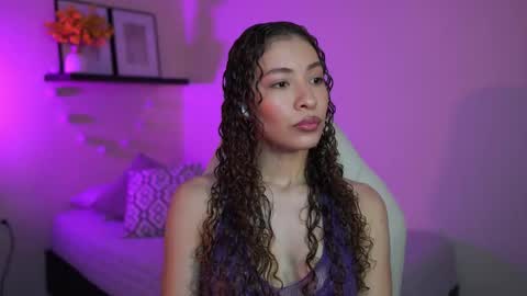 Snapshot of isa_____ chatting on February 17, 1:35 am isa_____ online show from February 17, 1:35 am