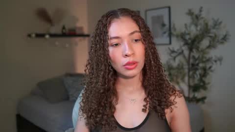 isa_____ online show from March 24, 9:09 pm