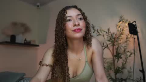 Snapshot of isa_____ chatting on July 8, 1:54 am isa_____ online show from July 8, 1:54 am