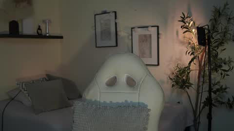 Snapshot of isa_____ chatting on July 19, 12:25 am isa_____ online show from July 19, 12:25 am