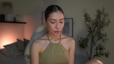 Snapshot of isa_____ chatting on July 25, 1:25 am isa_____ online show from July 25, 1:25 am