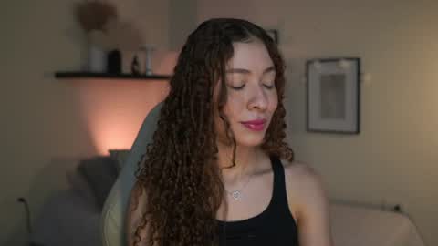 Snapshot of isa_____ chatting on July 31, 1:16 am isa_____ online show from July 31, 1:16 am