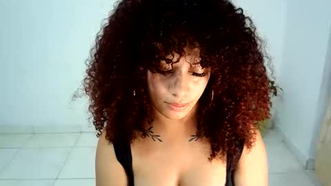 Snapshot of isa_bellaxx23 chatting on June 3, 12:57 am isa_bellaxx23 online show from June 3, 12:57 am