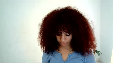 Snapshot of isa_bellaxx23 chatting on June 8, 4:51 pm isa_bellaxx23 online show from June 8, 4:51 pm