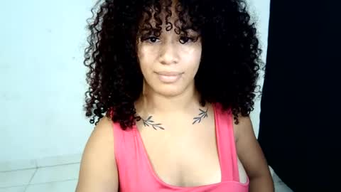 Snapshot of isa_bellaxx23 chatting on June 15, 1:08 am isa_bellaxx23 online show from June 15, 1:08 am