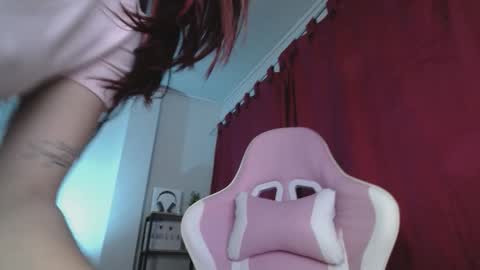 Snapshot of isa_emeralds chatting on September 20, 10:38 am Isabella  online show from September 20, 10:38 am