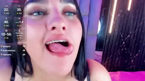 Snapshot of isa_gonzalez chatting on July 3, 7:37 am Isa Gonzalez online show from July 3, 7:37 am