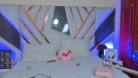 Snapshot of isa_kolins chatting on February 25, 10:03 am isa_kolins online show from February 25, 10:03 am