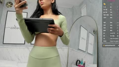 Snapshot of isa_little4u chatting on May 13, 10:01 am online show from May 13, 10:01 am