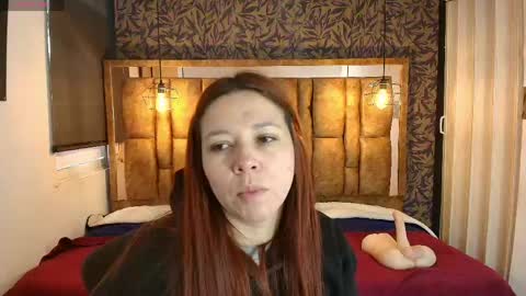 Snapshot of isa_thompson__ chatting on April 29, 12:09 pm I S A online show from April 29, 12:09 pm