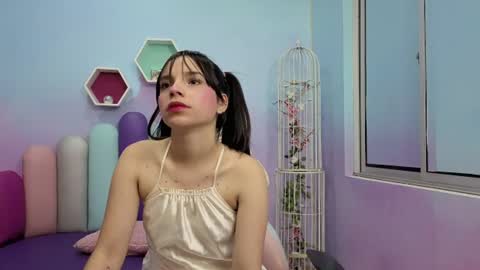 Snapshot of isaa_skinnyy chatting on June 15, 3:31 am Isaa Skinny online show from June 15, 3:31 am