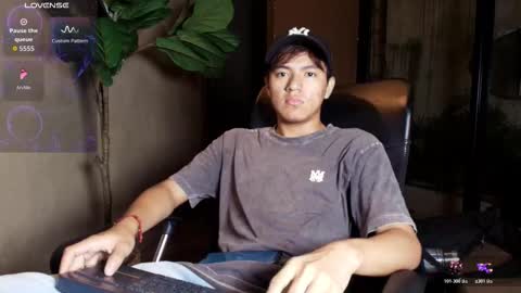 isaac_grimm online show from March 2, 3:20 am