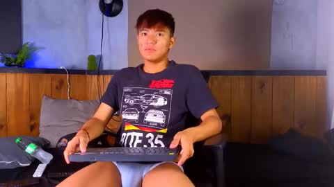 isaac_grimm online show from March 19, 3:54 am