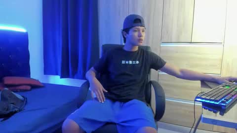 isaac_master77 online show from November 2, 10:56 pm