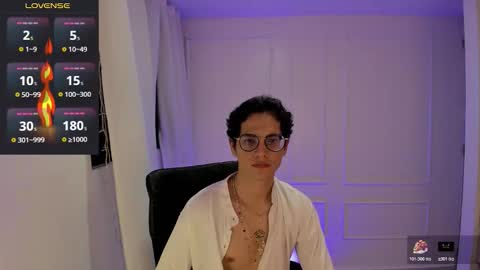 Snapshot of isaac_miler chatting on November 15, 9:32 pm isaac online show from November 15, 9:32 pm