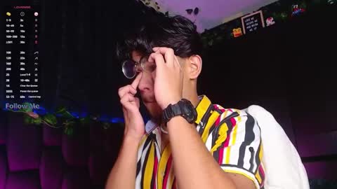 Snapshot of isaac_saenz chatting on January 18, 11:11 pm Isaac Saenz. online show from January 18, 11:11 pm