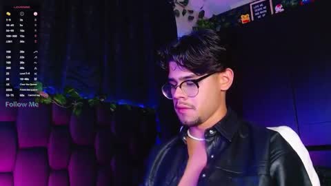 Snapshot of isaac_saenz chatting on January 19, 2:15 am Isaac Saenz. online show from January 19, 2:15 am