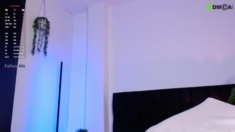 Snapshot of isaac_saenz chatting on September 25, 1:20 am Isaac Saenz. online show from September 25, 1:20 am