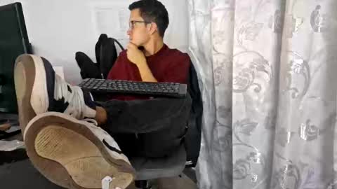 Isaac online show from October 31, 4:24 am