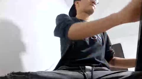 Isaac online show from November 11, 2:55 am