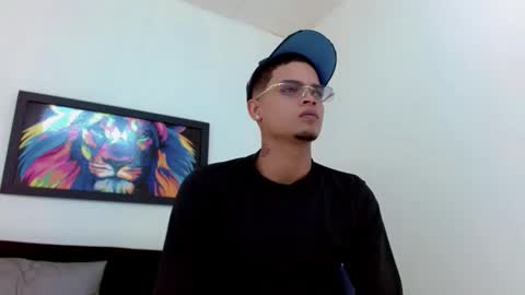 Snapshot of isaacas chatting on November 13, 11:31 am Isaacas online show from November 13, 11:31 am